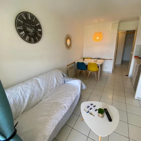 Superbe Studio Hameau Village Cap Esterel Apartment
